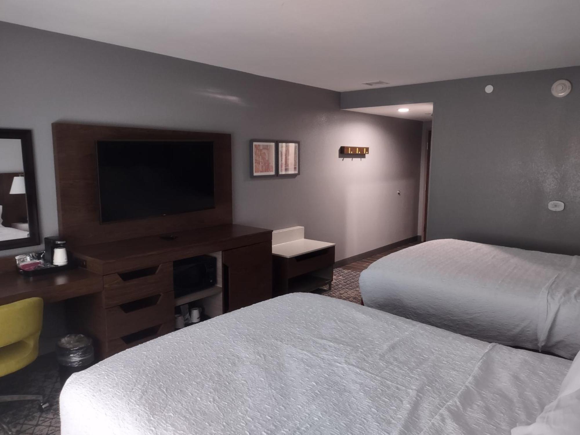 Hampton Inn & Suites Pittsburgh New Stanton Pa Esterno foto