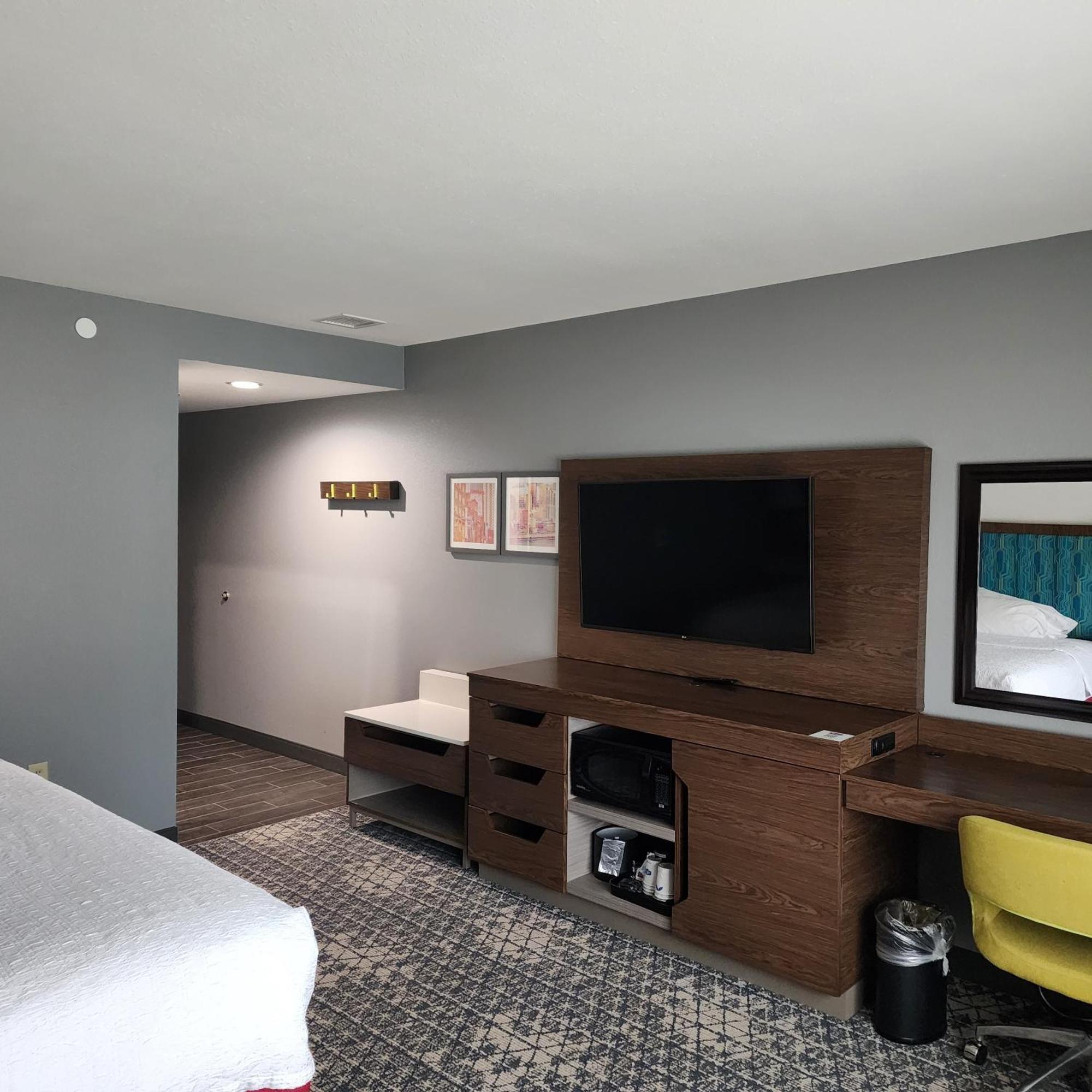 Hampton Inn & Suites Pittsburgh New Stanton Pa Esterno foto