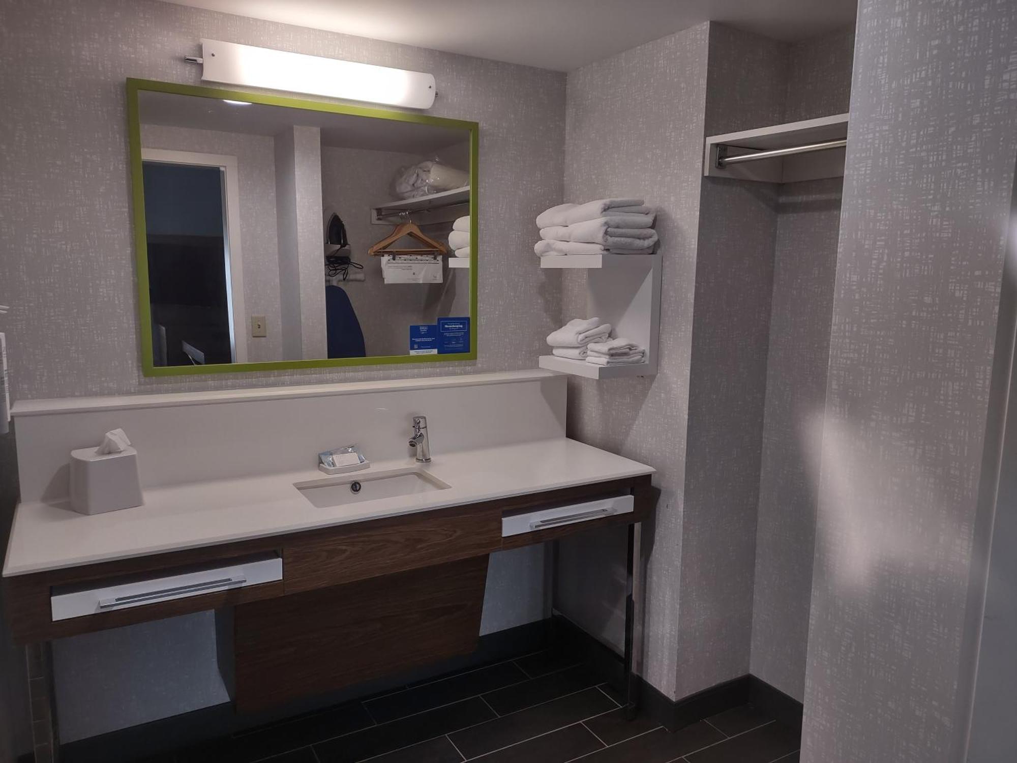 Hampton Inn & Suites Pittsburgh New Stanton Pa Esterno foto